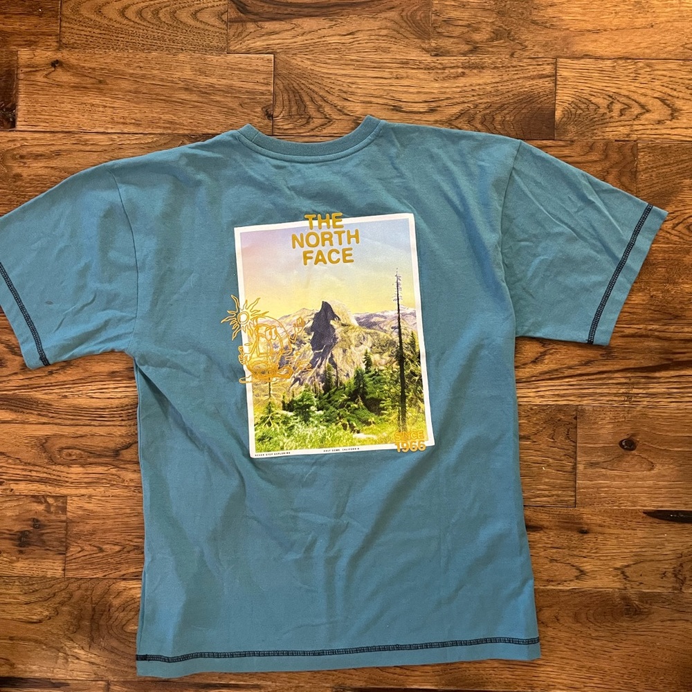 BRAND NEW‼️‼️ North Face Camp Tee.